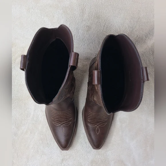 Brown Cowgirl Boots - Picture 15 of 16